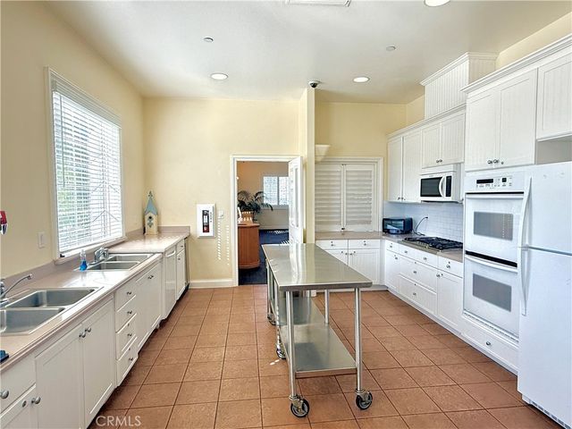 7970 Glide Path Court, Chino, CA 91708