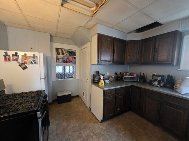 19 E 30TH Street, Erie, PA 16504