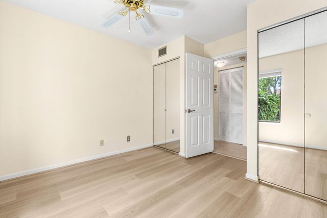 721 Sunny Pine Way B2, Greenacres, FL 33415