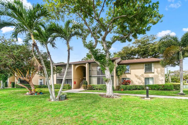 721 Sunny Pine Way B2, Greenacres, FL 33415