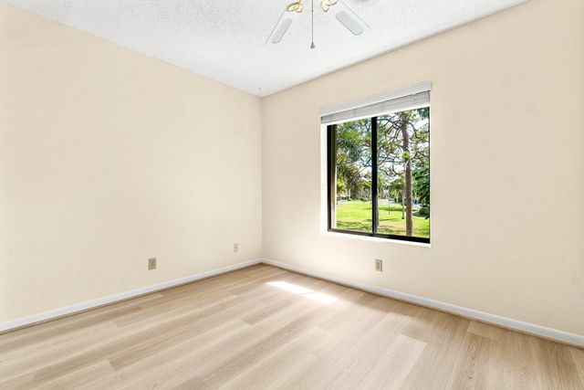 721 Sunny Pine Way B2, Greenacres, FL 33415