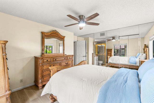 721 Sunny Pine Way B2, Greenacres, FL 33415