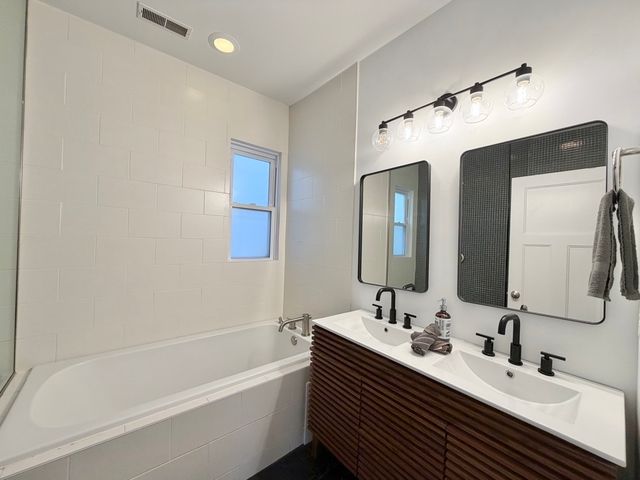 1419 N Paulina Street, Chicago, IL 60622