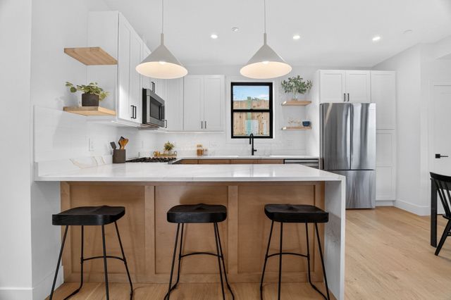 22 Spring Hill Terrace 22, Somerville, MA 02143