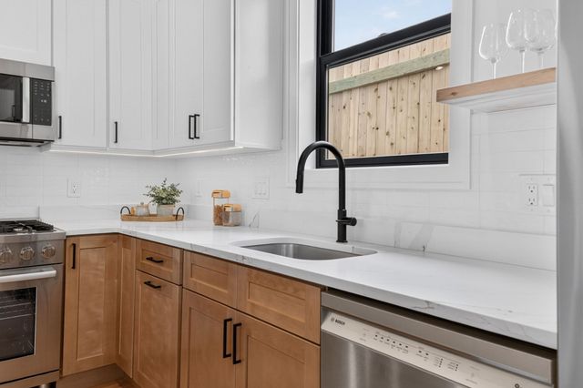 22 Spring Hill Terrace 22, Somerville, MA 02143