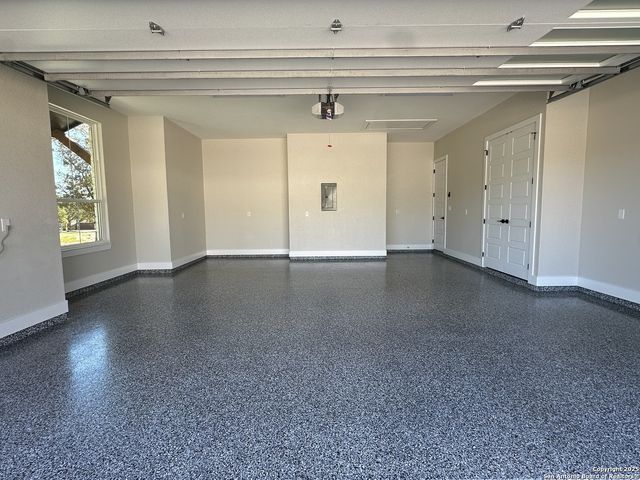 113 Pioneer Trail, Adkins, TX 78101