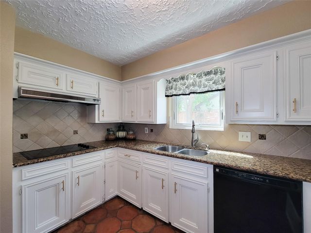 9111 New Forest Road, Spring, TX 77379