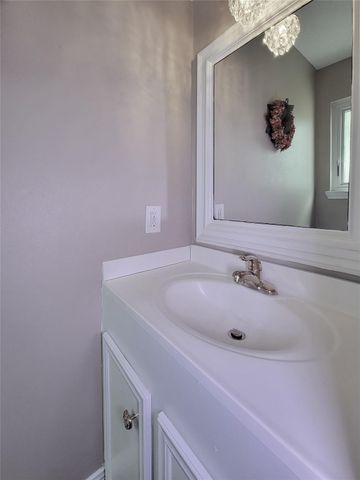 9111 New Forest Road, Spring, TX 77379