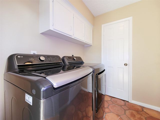 9111 New Forest Road, Spring, TX 77379