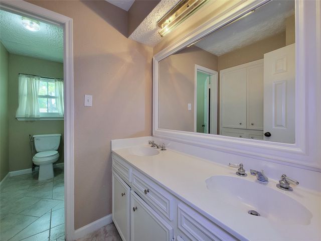 9111 New Forest Road, Spring, TX 77379