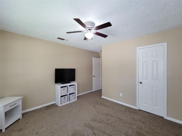 9111 New Forest Road, Spring, TX 77379
