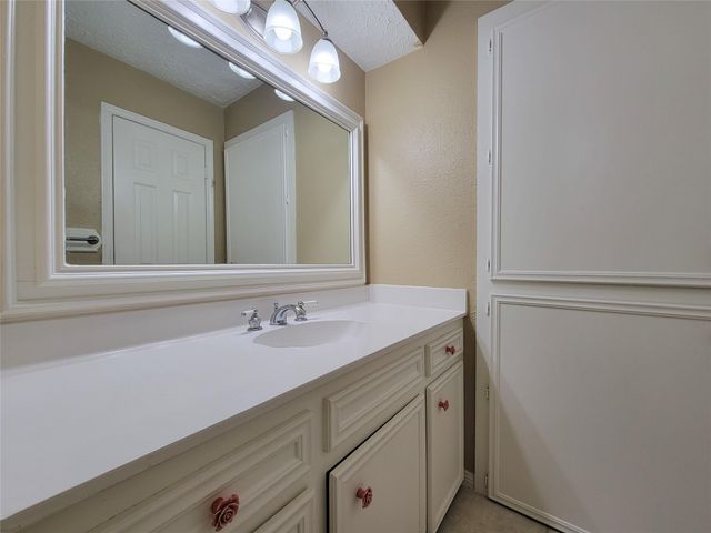 9111 New Forest Road, Spring, TX 77379