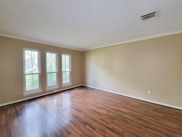 9111 New Forest Road, Spring, TX 77379