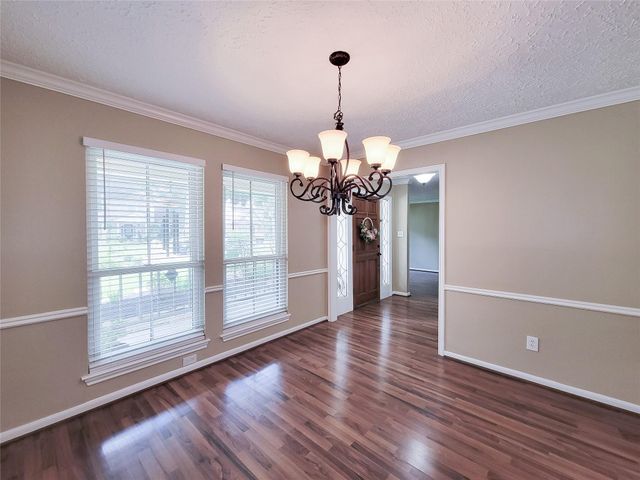9111 New Forest Road, Spring, TX 77379