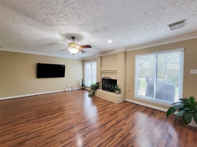 9111 New Forest Road, Spring, TX 77379