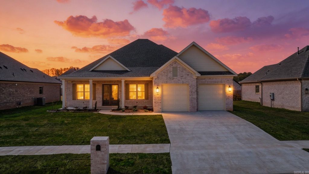 514 Corondelet Lane, Maumelle, AR 72113