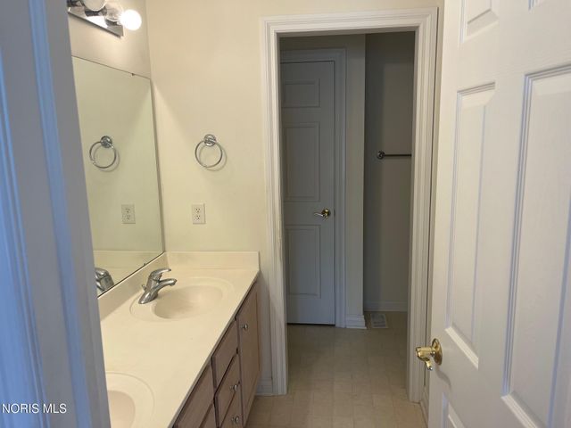 4845 Waterbury Lane, Maumee, OH 43537