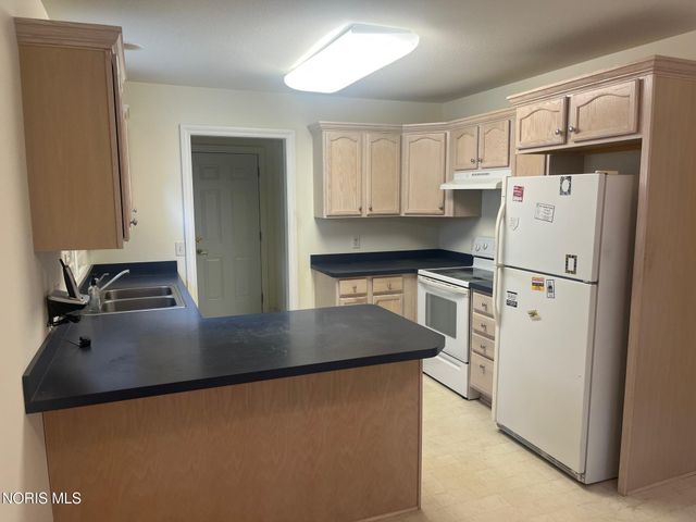 4845 Waterbury Lane, Maumee, OH 43537