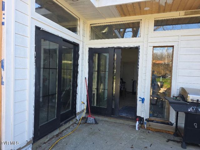 110 East Pine Street, Johnson City, TN 37601