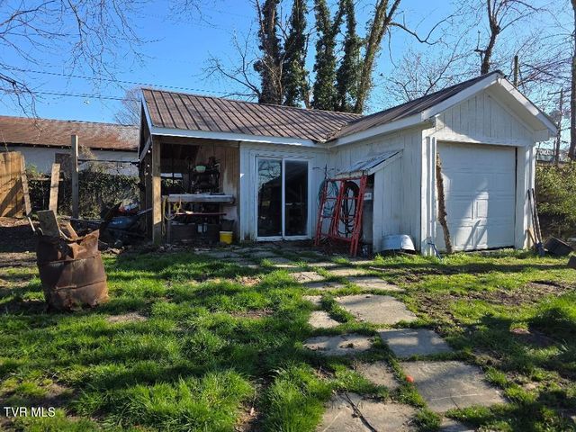 110 East Pine Street, Johnson City, TN 37601