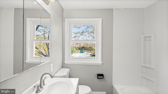 5454 CEDONIA AVE, Baltimore, MD 21206