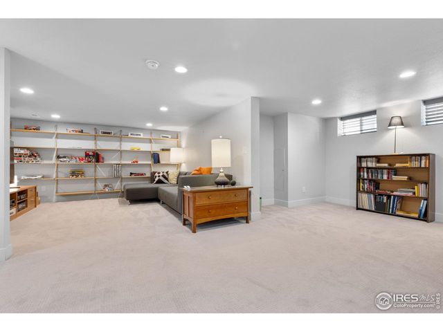 785 Dexter St, Denver, CO 80220