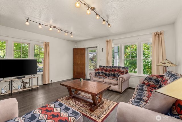 245 SE Washington Avenue, Chehalis, WA 98532
