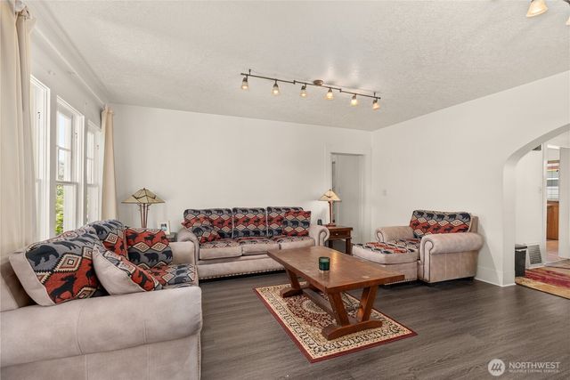 245 SE Washington Avenue, Chehalis, WA 98532