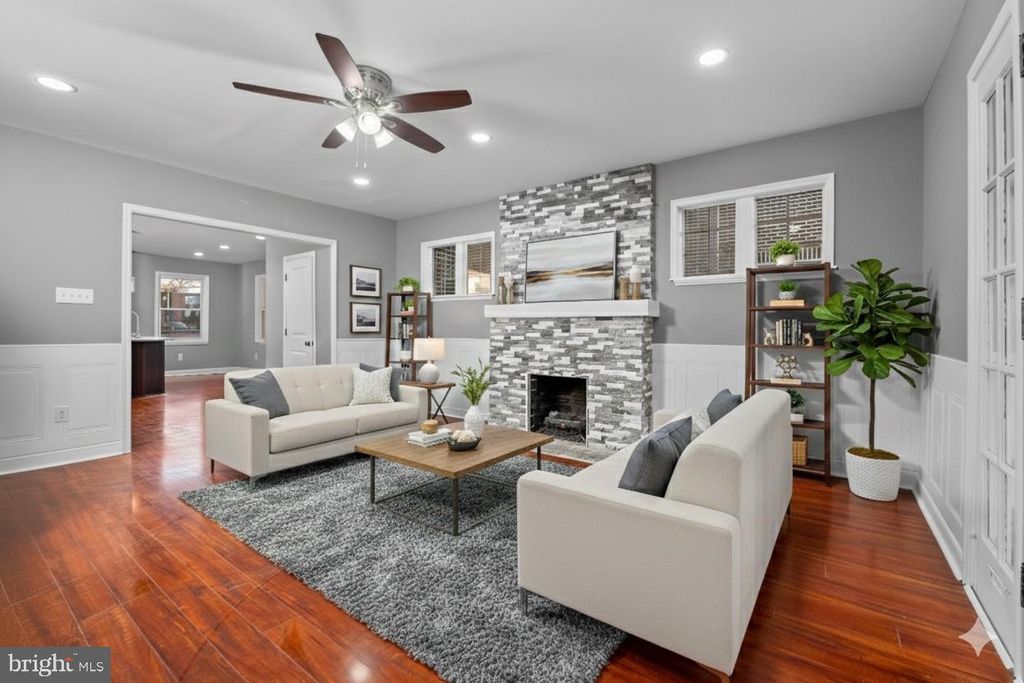 558 E LOCUST AVE, Philadelphia, PA 19144