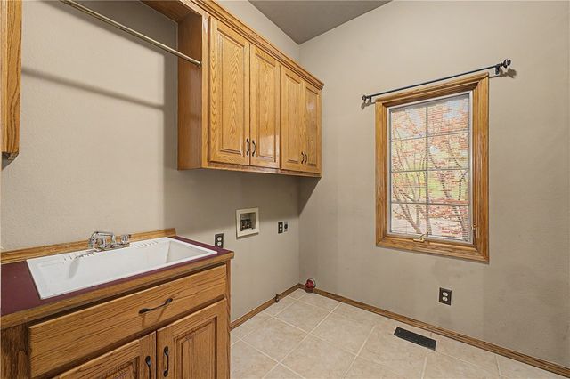 9364 Everest Place, Rogers, AR 72756