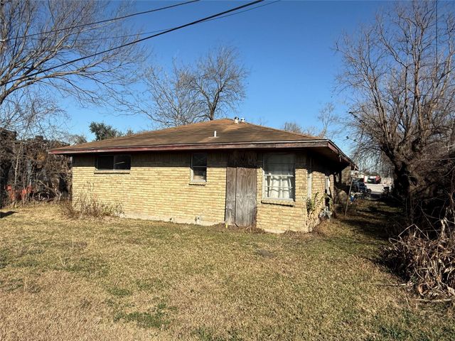 7930 Hershe Street, Houston, TX 77029