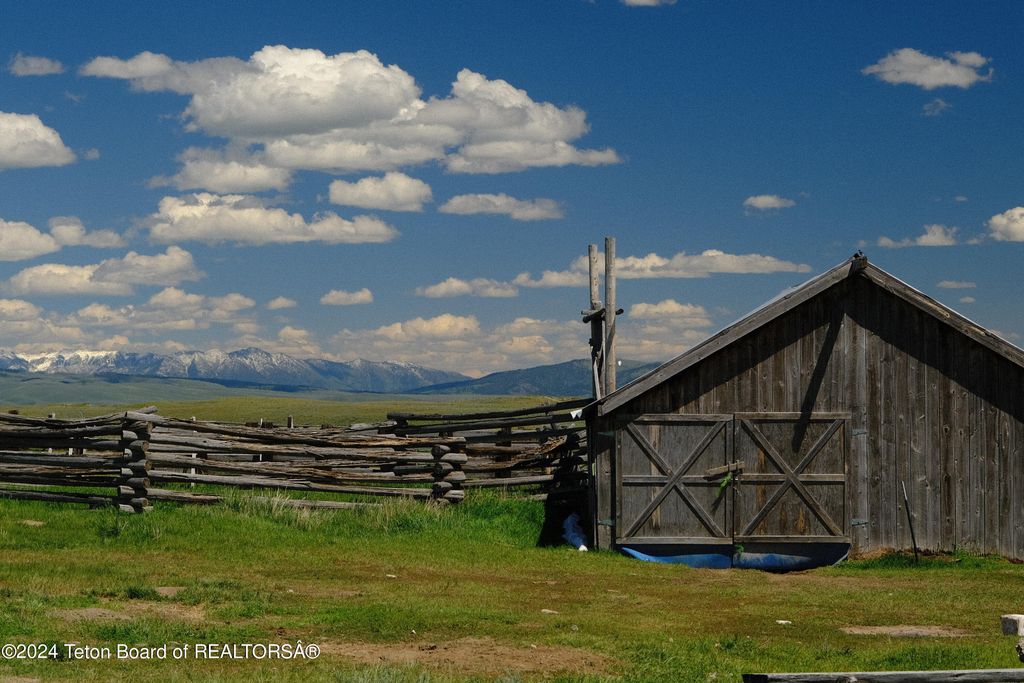 N VALLEY Road, Lima, MT 59739 photo 24