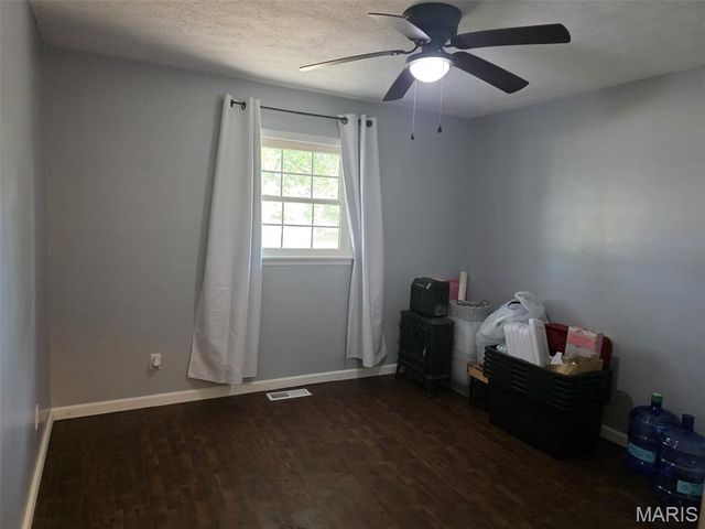 35 Hickory Street, Nashville, IL 62263