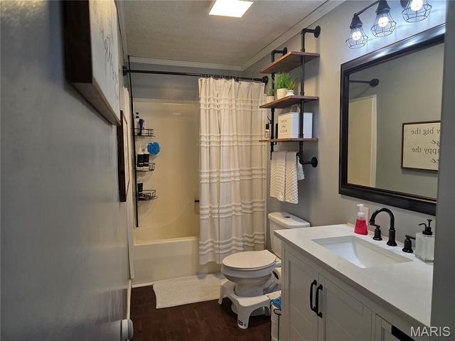 35 Hickory Street, Nashville, IL 62263