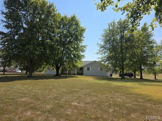 35 Hickory Street, Nashville, IL 62263