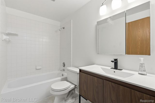 759 Hilldale Circle, Milford Village, MI 48381