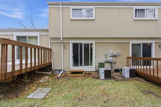 759 Hilldale Circle, Milford Village, MI 48381