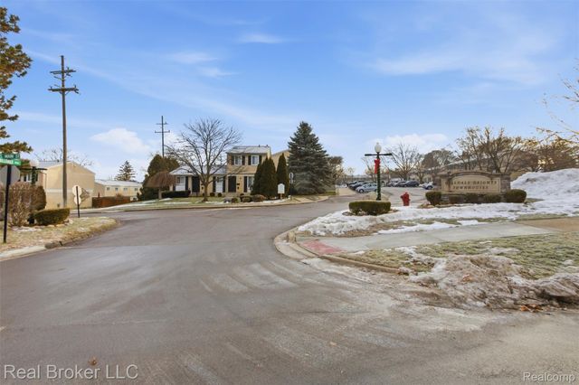 759 Hilldale Circle, Milford Village, MI 48381