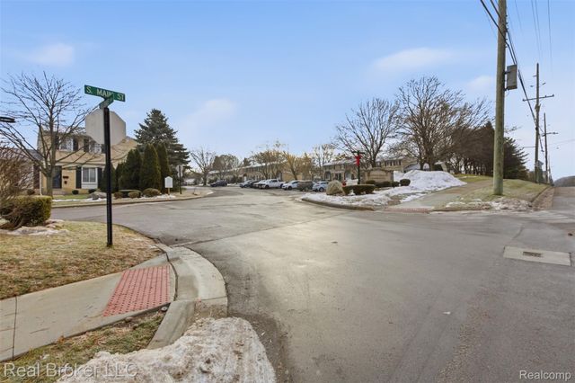 759 Hilldale Circle, Milford Village, MI 48381