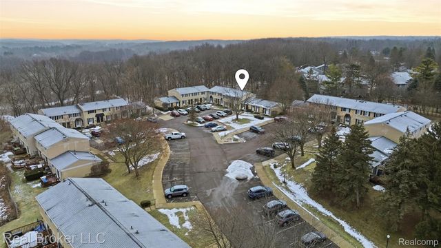 759 Hilldale Circle, Milford Village, MI 48381