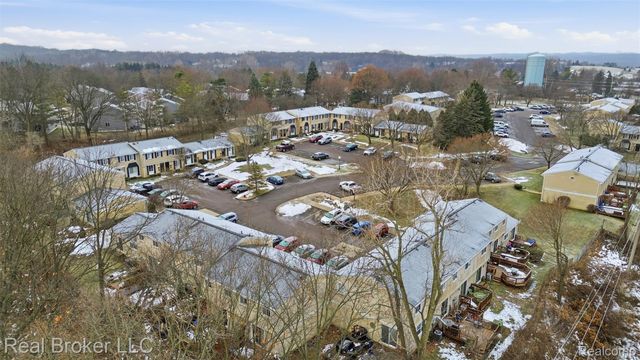 759 Hilldale Circle, Milford Village, MI 48381