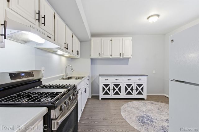 759 Hilldale Circle, Milford Village, MI 48381