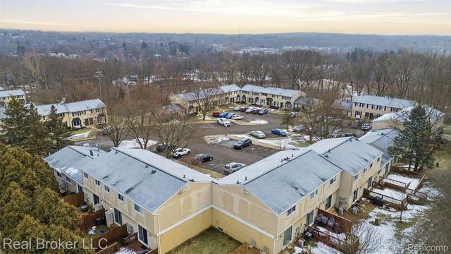 759 Hilldale Circle, Milford Village, MI 48381