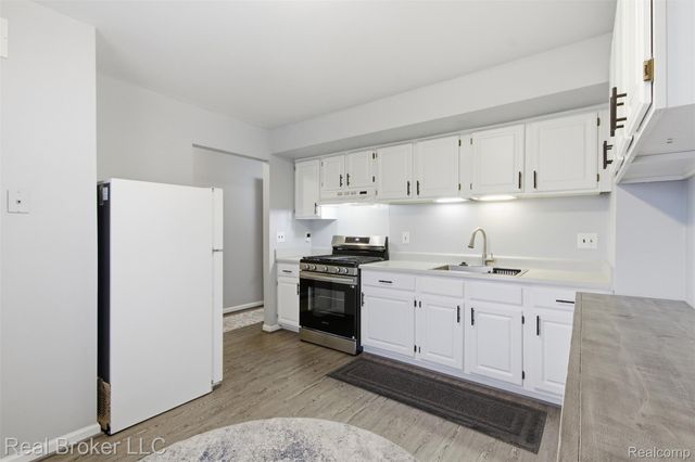 759 Hilldale Circle, Milford Village, MI 48381