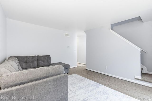 759 Hilldale Circle, Milford Village, MI 48381