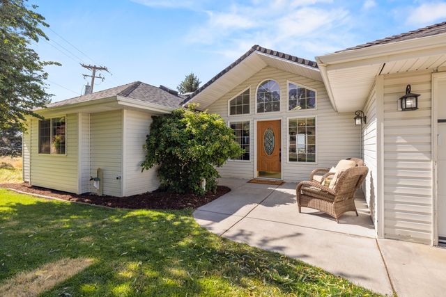 1710 Alisa Lane, Klamath Falls, OR 97601