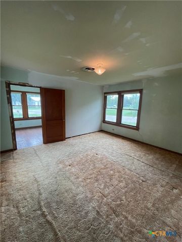 1701-1703 N Esplanade, Cuero, TX 77954
