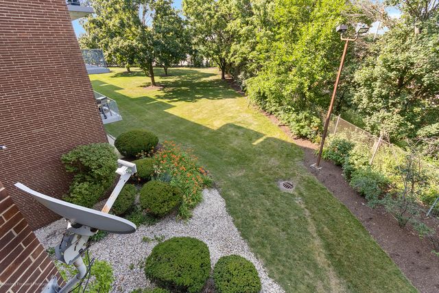 2900 Maple Avenue 13C, Downers Grove, IL 60515