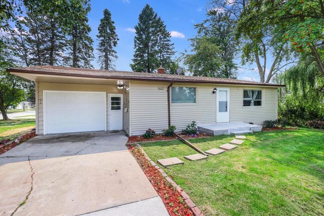 315 E Magnolia AVENUE, Manitowoc, WI 54220