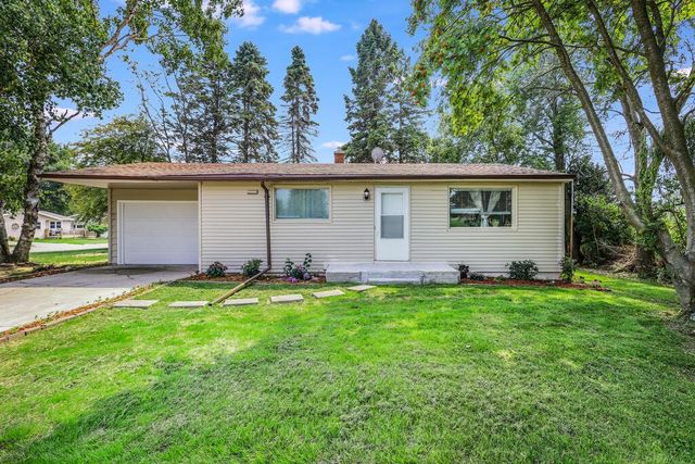 315 E Magnolia AVENUE, Manitowoc, WI 54220